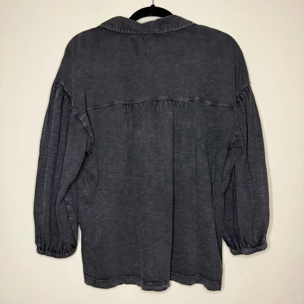 ANTHRO PILCRO Cozy Boho Balloon Sleeve Acid Wash Out Black Quarter Button Shirt - Picture 9 of 9